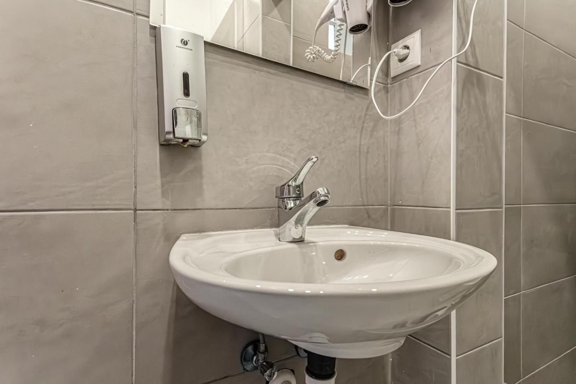 Lovely 1Br Apt. Near Akh Hospital 维也纳 外观 照片